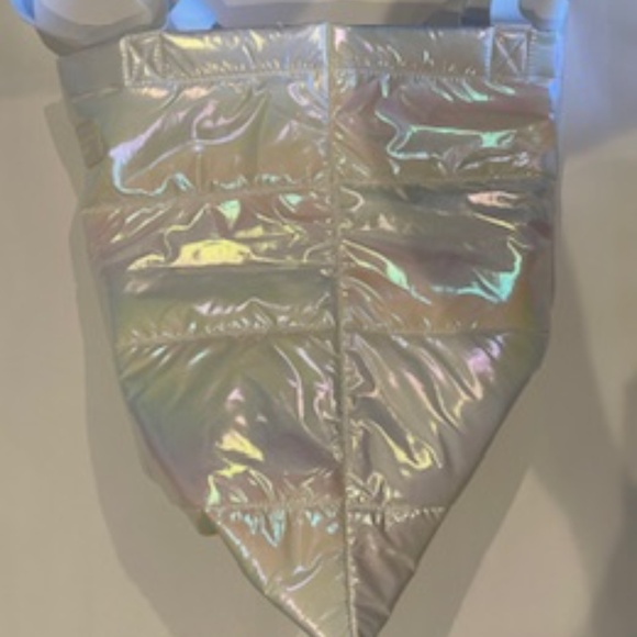 Bath & Body Works - White Iridescent Puffer Tote Bag Limited Edition, Christmas - Picture 3 of 5